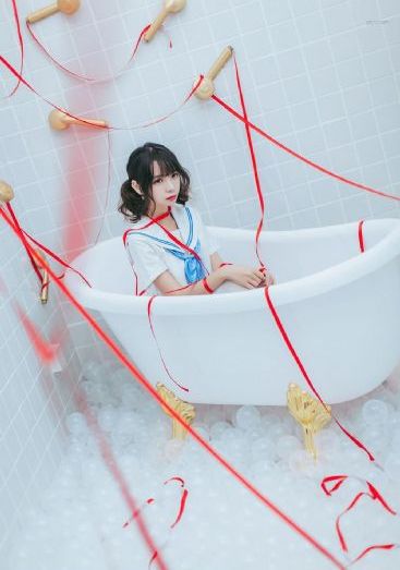 中出不戴胸罩的女邻居_HD在线播放观看